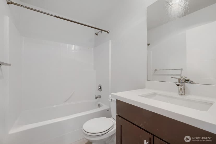 Property photo for 911 N 104th Street #B, Seattle photo 30