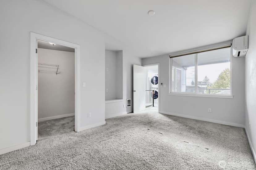 Property photo for 911 N 104th Street #B, Seattle photo 17