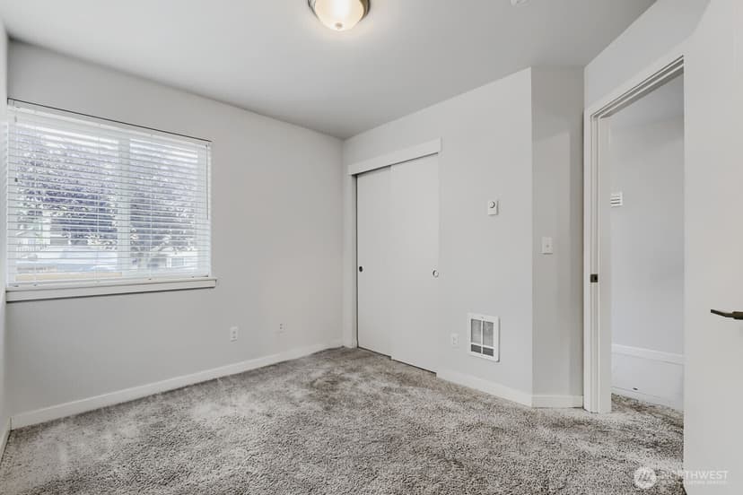 Property photo for 911 N 104th Street #B, Seattle photo 28