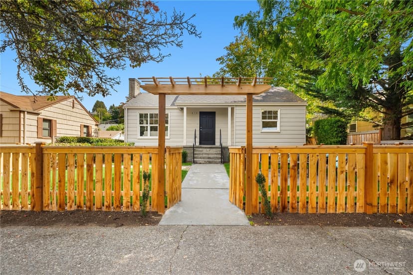 Property photo for 5616 Fauntleroy Way SW, Seattle photo 2