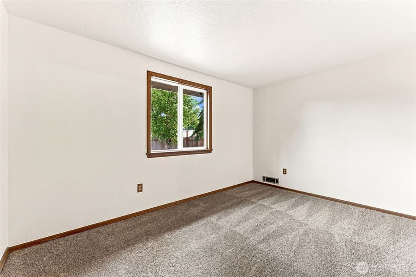Property photo for 9122 159th Street E, Puyallup photo 14
