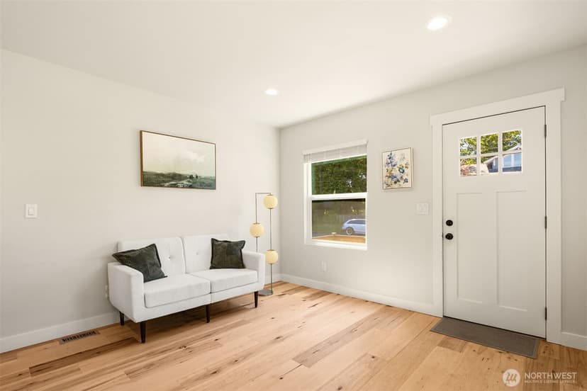 Property photo for 11558 Fremont Avenue, Seattle photo 21