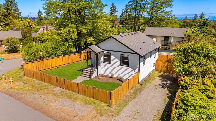 Property photo for 11558 Fremont Avenue, Seattle