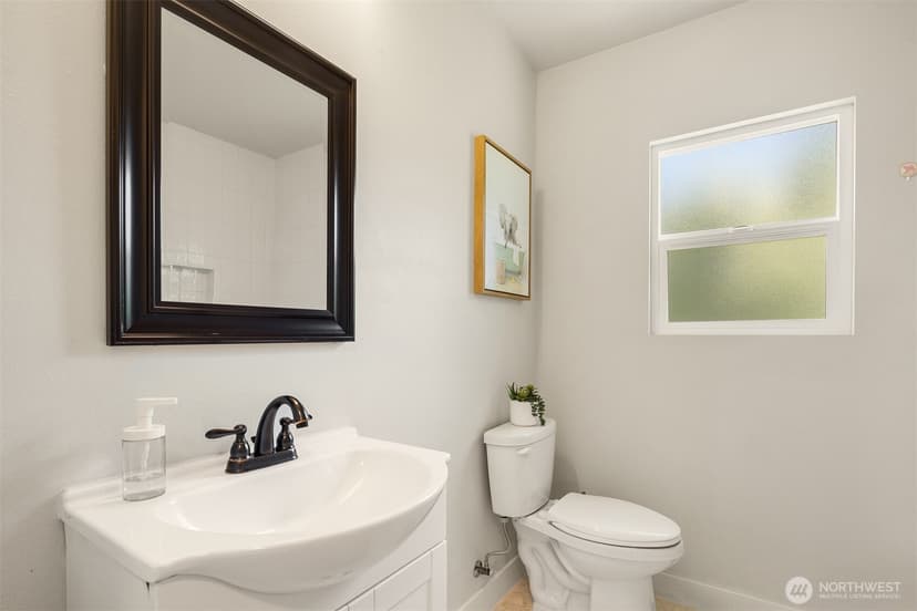 Property photo for 11558 Fremont Avenue, Seattle photo 16