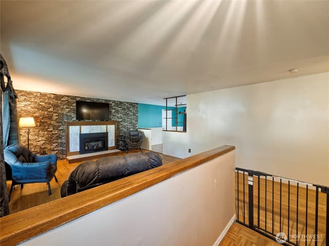 Property photo for 30443 3rd Avenue S, Federal Way photo 5