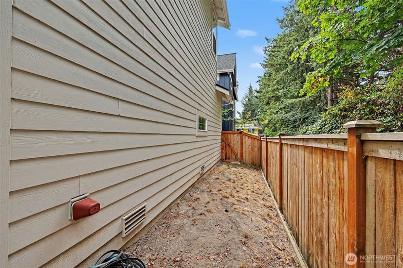 Property photo for 11605 NE 155th Street, Kirkland photo 35