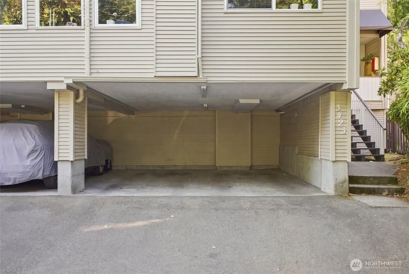 Property photo for 3423 W Government Way #4, Seattle photo 29