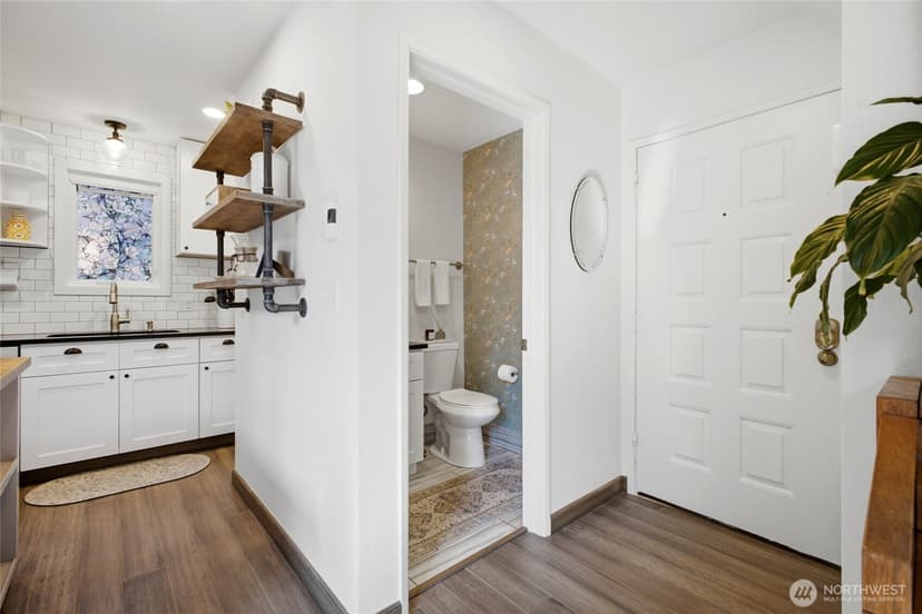 Property photo for 3423 W Government Way #4, Seattle photo 11
