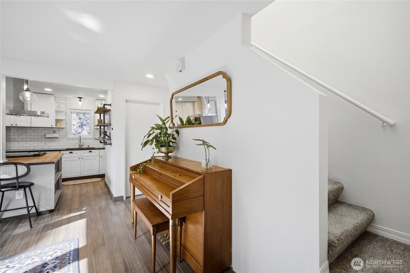 Property photo for 3423 W Government Way #4, Seattle photo 18