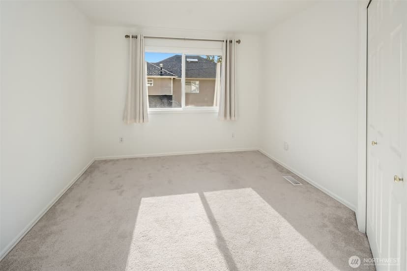 Property photo for 21728 NE 81st Street, Redmond photo 29