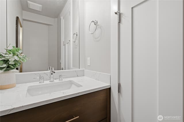 Property photo for 12229 NE 100th Street, Kirkland photo 3