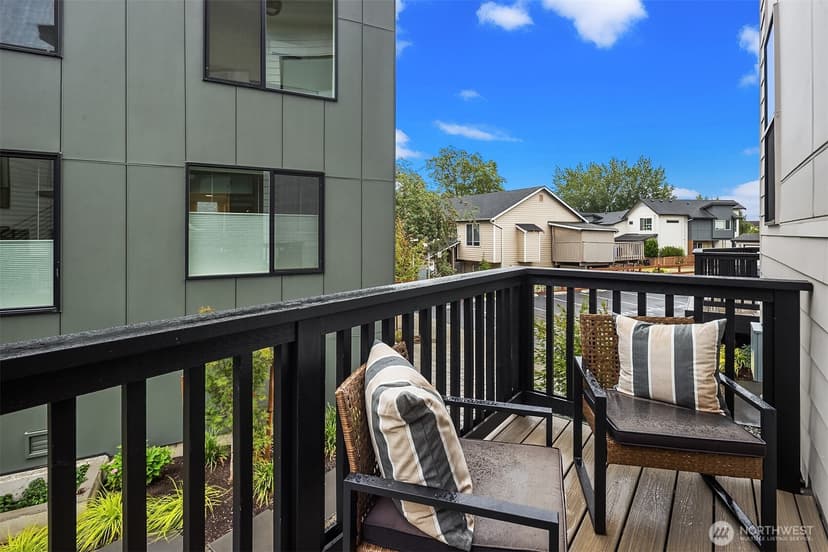 Property photo for 4106 30th Avenue S, Seattle photo 13