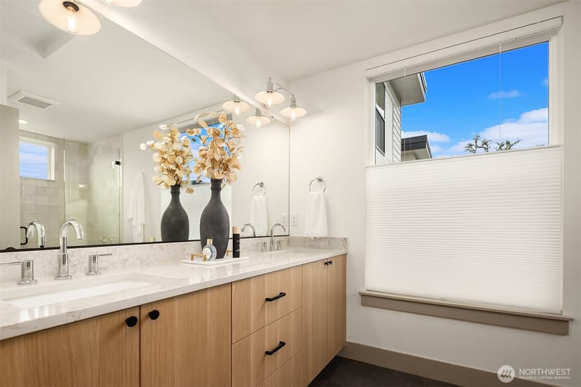 Property photo for 4106 30th Avenue S, Seattle photo 18