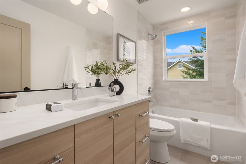 Property photo for 4106 30th Avenue S, Seattle photo 22