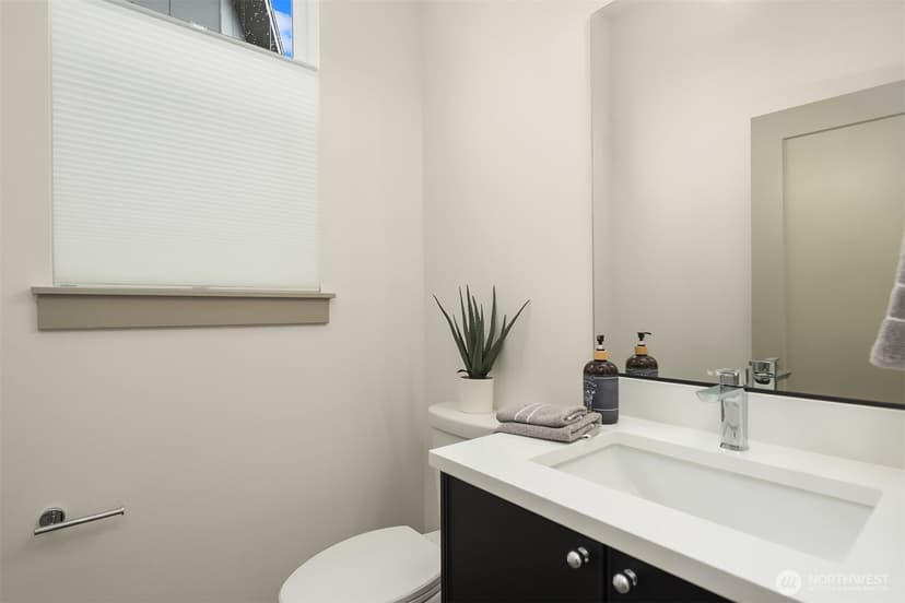 Property photo for 4106 30th Avenue S, Seattle photo 15