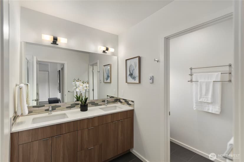 Property photo for 18309 11TH Avenue NE #B, Shoreline photo 34