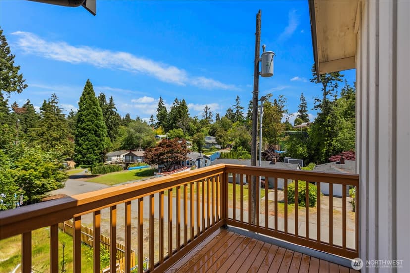 Property photo for 18309 11TH Avenue NE #B, Shoreline photo 37