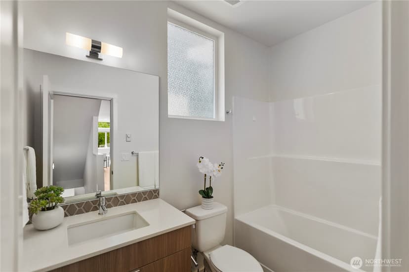 Property photo for 18309 11TH Avenue NE #B, Shoreline photo 23