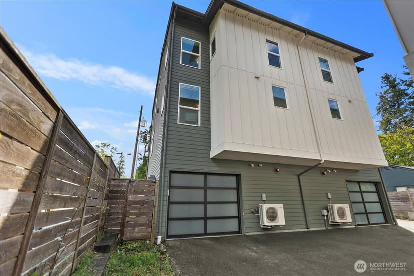 Property photo for 18309 11TH Avenue NE #B, Shoreline photo 39