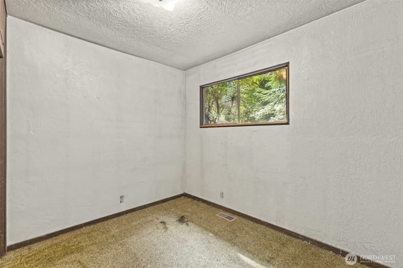 Property photo for 15825 76th Place NE, Kenmore photo 14