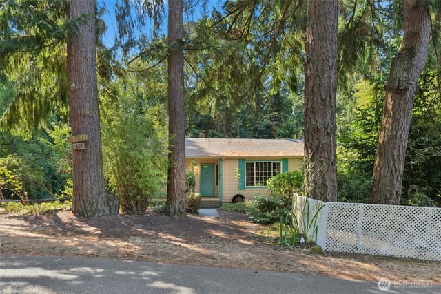 Property photo for 15825 76th Place NE, Kenmore photo 2