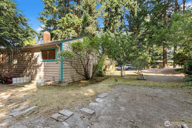 Property photo for 15825 76th Place NE, Kenmore photo 3