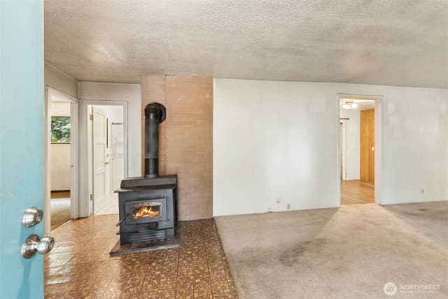 Property photo for 15825 76th Place NE, Kenmore photo 4