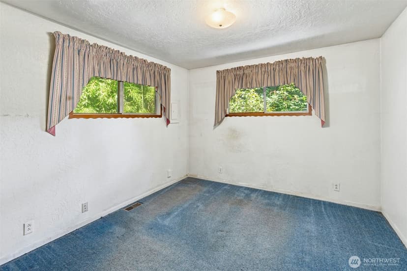 Property photo for 15825 76th Place NE, Kenmore photo 12