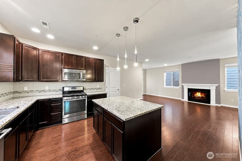 Property photo for 18817 Village Parkway E, Bonney Lake photo 7