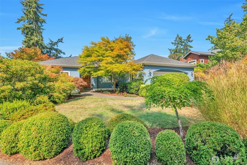 Property photo for 302 Noblecliff Place, Langley
