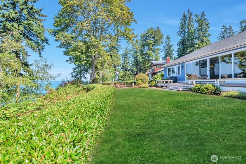 Property photo for 302 Noblecliff Place, Langley photo 24