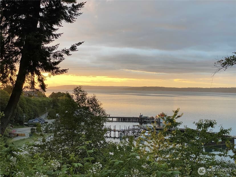 Property photo for 302 Noblecliff Place, Langley photo 28