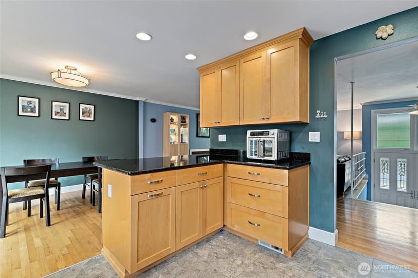 Property photo for 14859 NE 13th Street, Bellevue photo 14