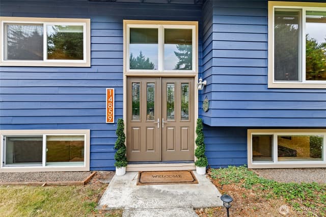 Property photo for 14859 NE 13th Street, Bellevue photo 4