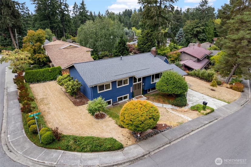 Property photo for 14859 NE 13th Street, Bellevue photo 2