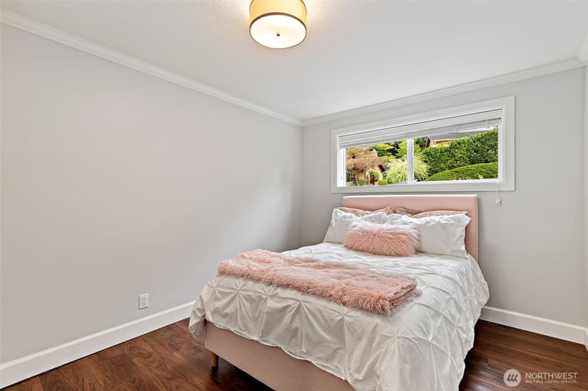 Property photo for 14859 NE 13th Street, Bellevue photo 24