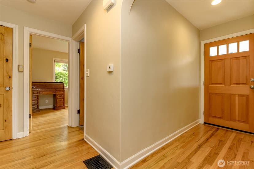 Property photo for 6013 35th Avenue SW, Seattle photo 7