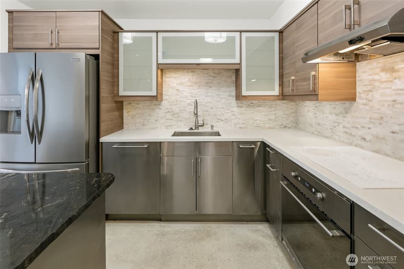 Property photo for 2100 3rd Avenue #602, Seattle photo 5