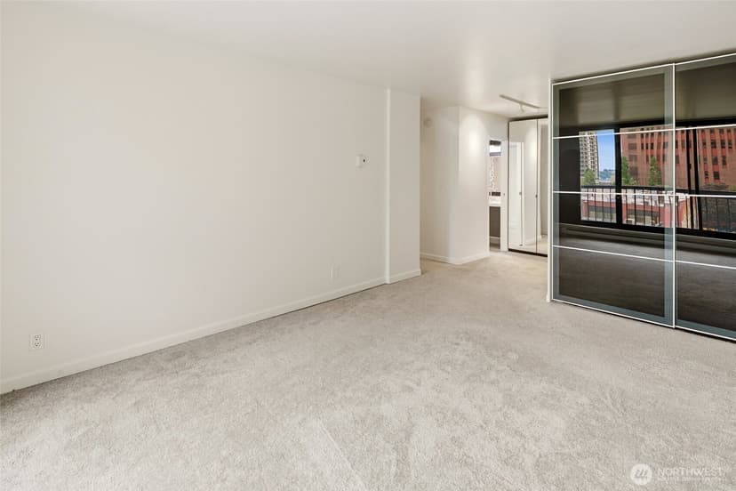 Property photo for 2100 3rd Avenue #602, Seattle photo 17