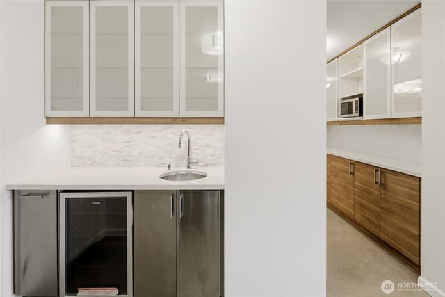 Property photo for 2100 3rd Avenue #602, Seattle photo 3