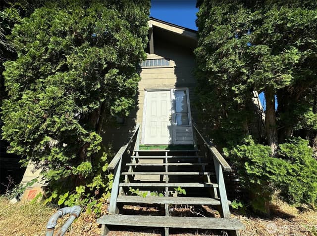 Property photo for 3428 18th ave s, Seattle photo 2