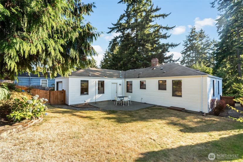 Property photo for 16025 10th Ave NE, Shoreline photo 27