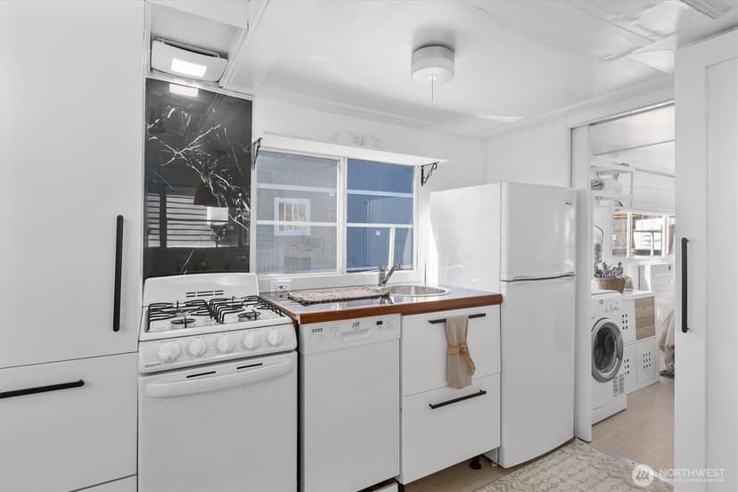 Property photo for 2536 Westlake Avenue N, Seattle photo 6
