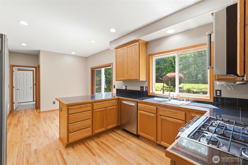 Property photo for 8206 211th Avenue SE, Snohomish photo 6