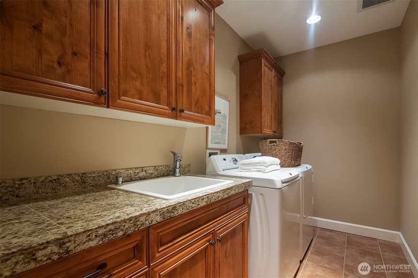 Property photo for 12729 NE 105th Court, Kirkland photo 32