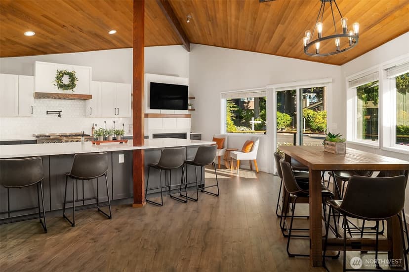 Property photo for 7017 165th Place SW, Edmonds photo 10