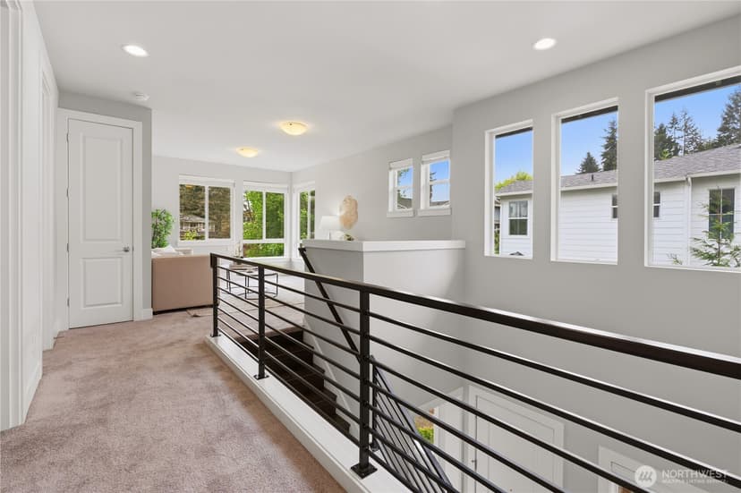 Property photo for 8215 NE 126th Drive, Kirkland photo 14