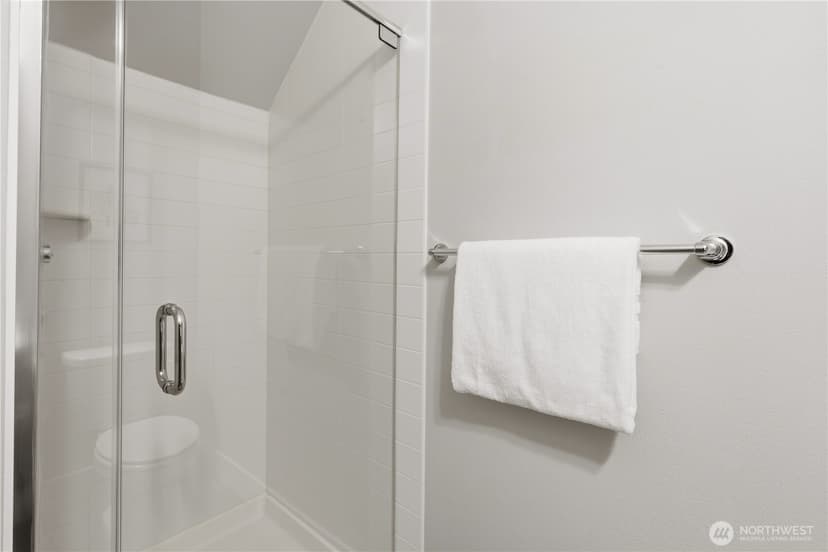 Property photo for 8215 NE 126th Drive, Kirkland photo 11