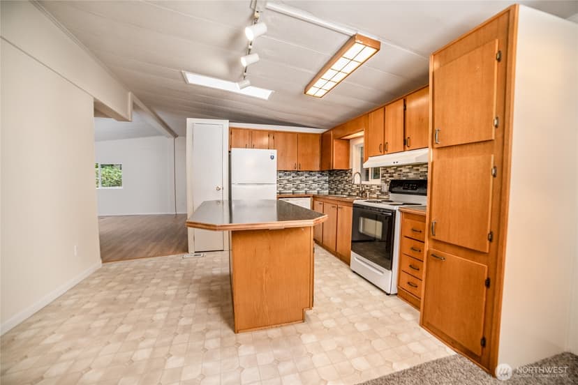 Property photo for 9251 Olalla Valley Road SE, Port Orchard photo 17
