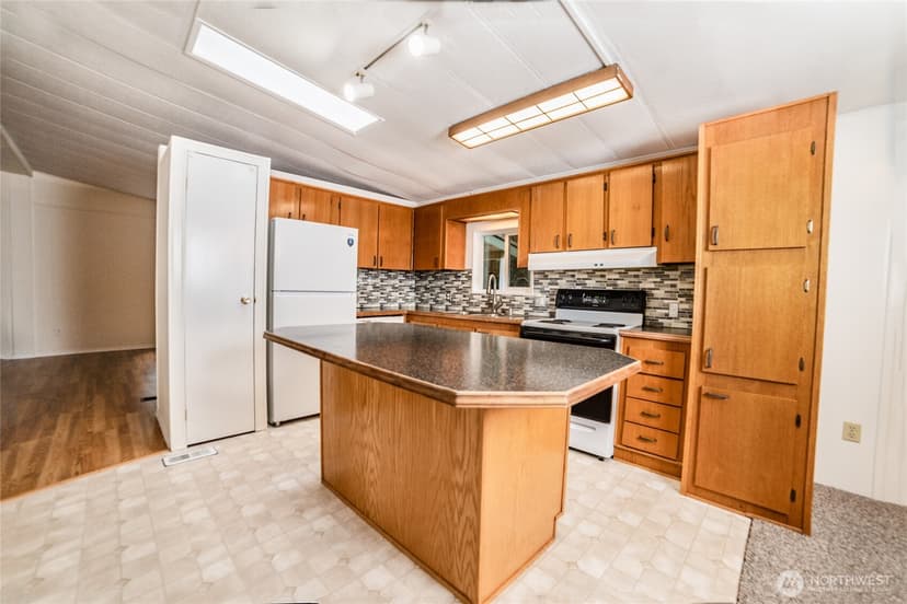Property photo for 9251 Olalla Valley Road SE, Port Orchard photo 15